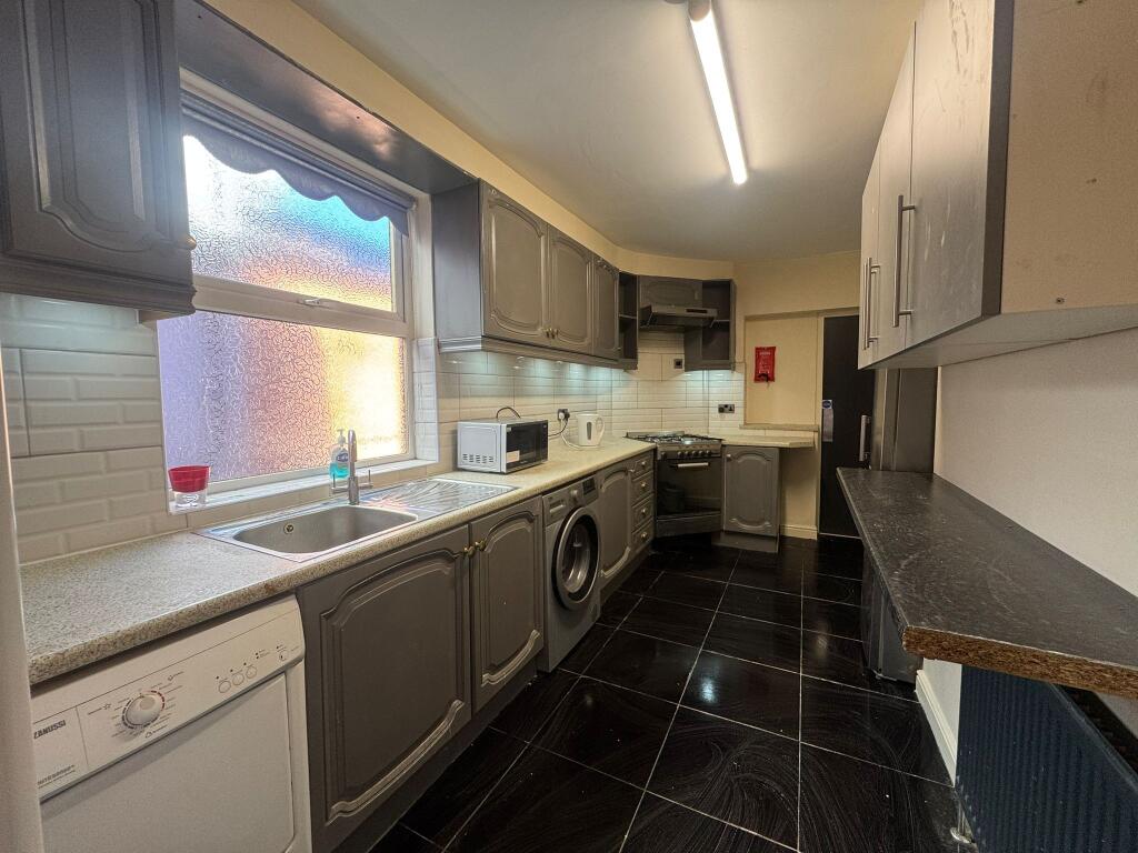Additional image 7 of 6 Bedroom House Available In Hall Green 