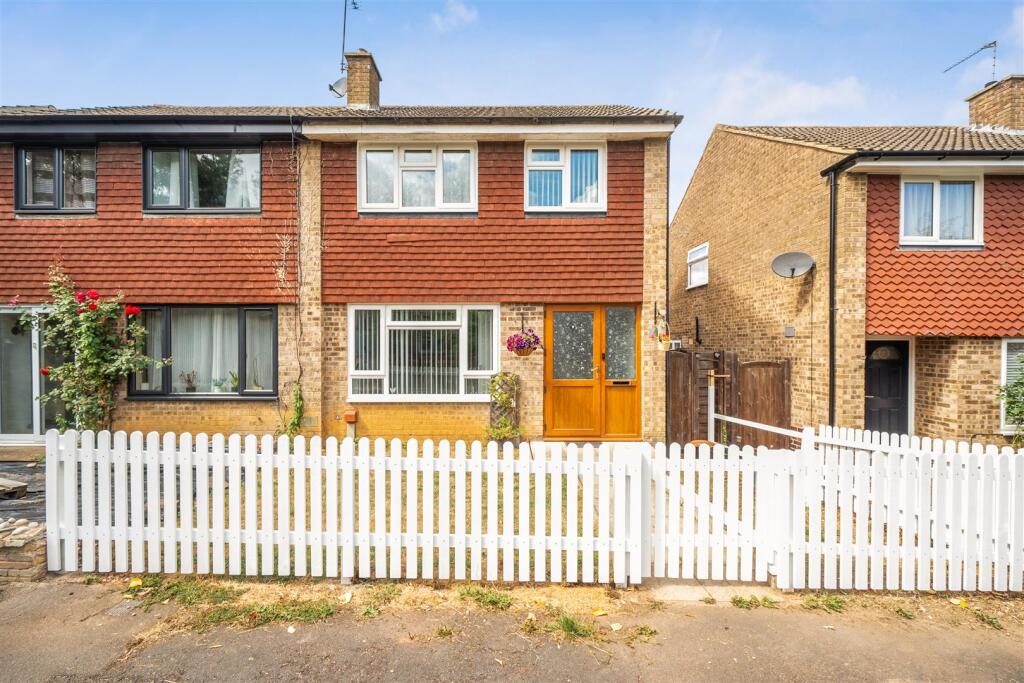 Main image of property: Gleneagles Close, Daventry, NN11