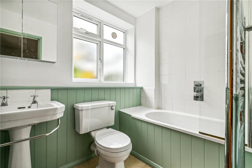 Apartment in London - More