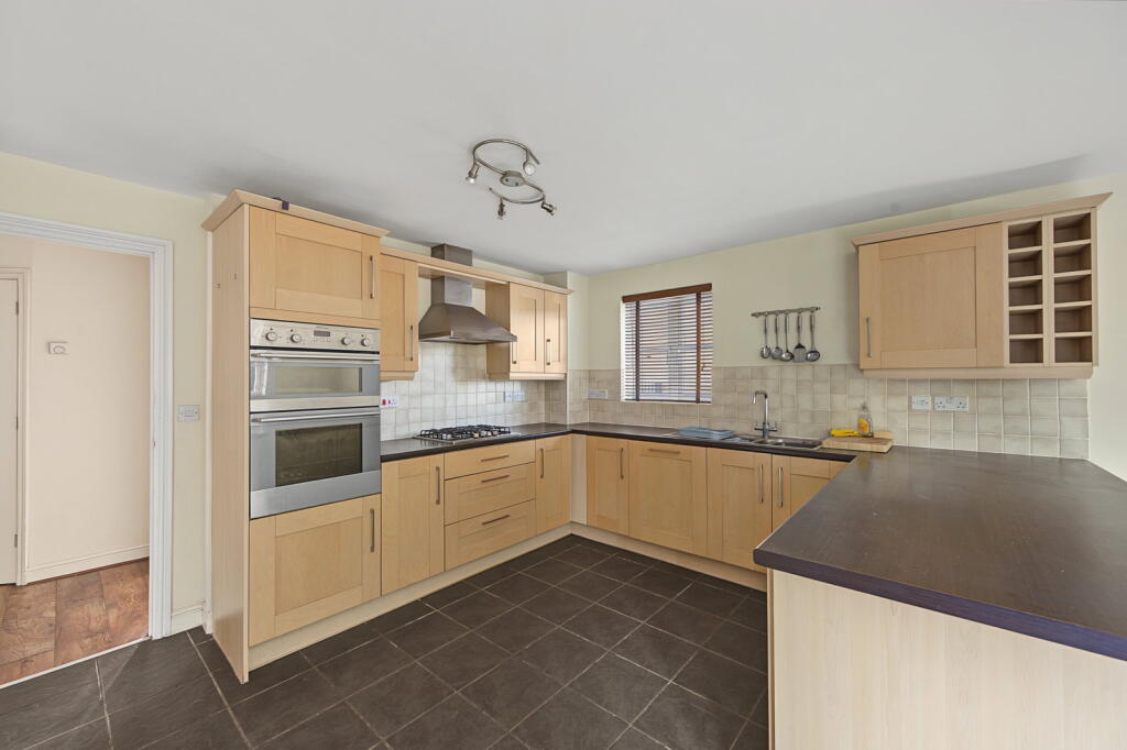 House in South Kesteven, Grantham - More