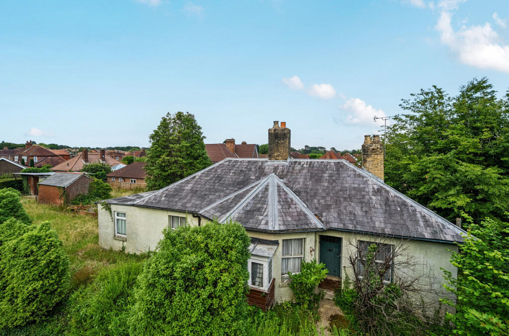 Main image of property: Blackbrook House Drive, Fareham, Hampshire, PO14