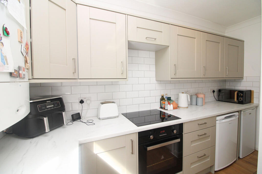 Apartment in Brighton - View 5