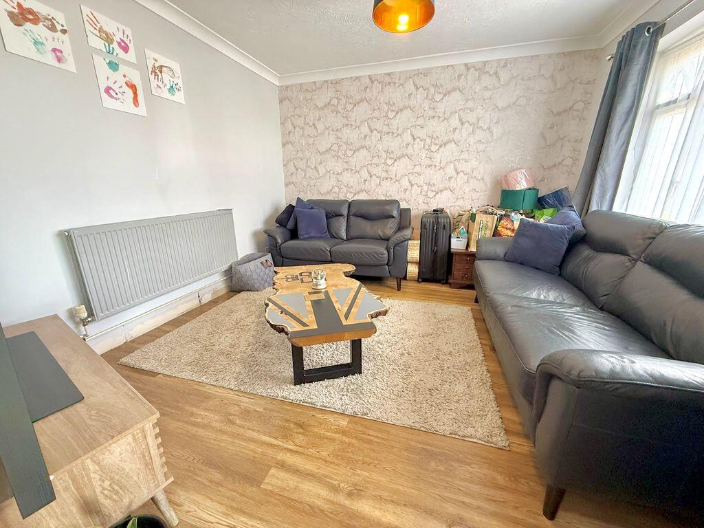 House in Luton - View 4