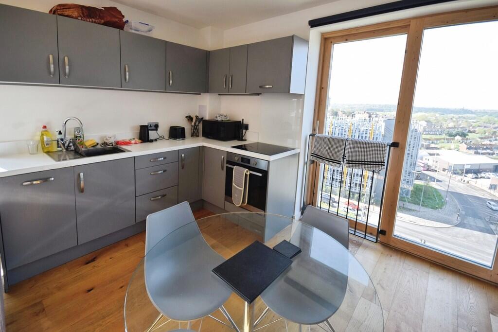 Apartment in Stoke-on-Trent - View 4