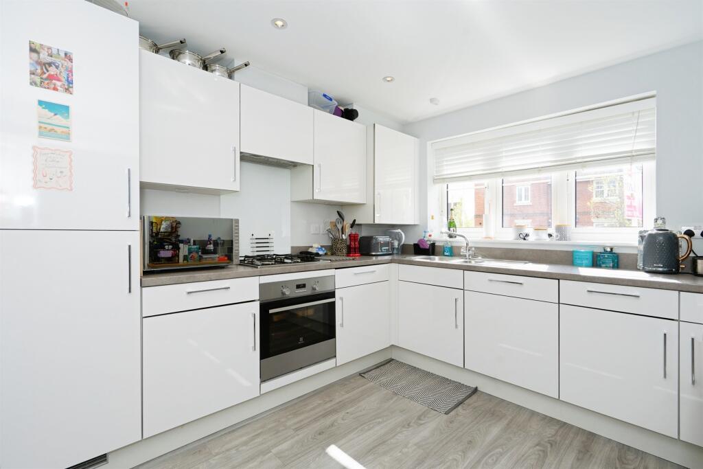 Copse View, Worthing photo 3