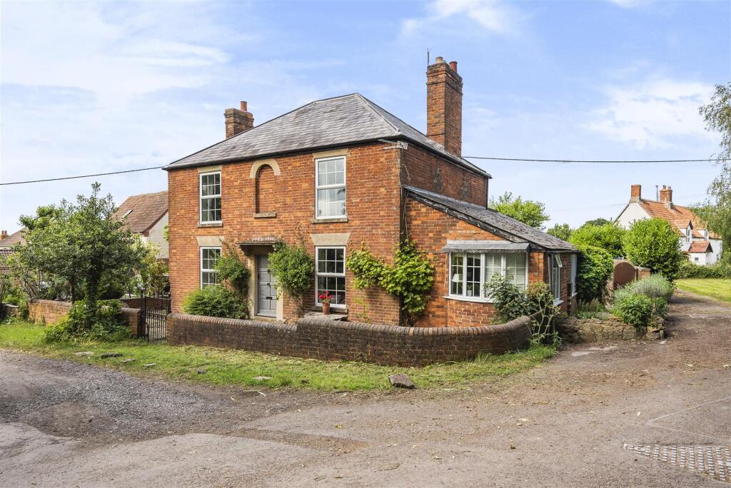 Main image of property: Seend Cleeve