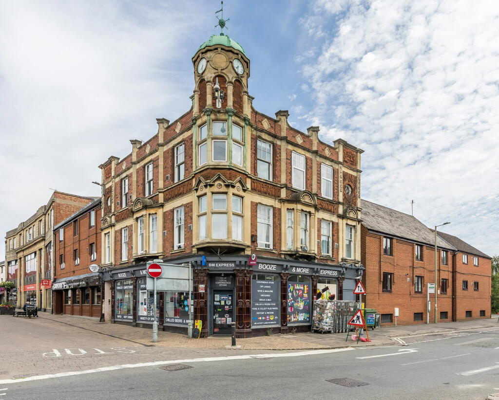 Main image of property: Broad Street, Banbury, OX16 5BN