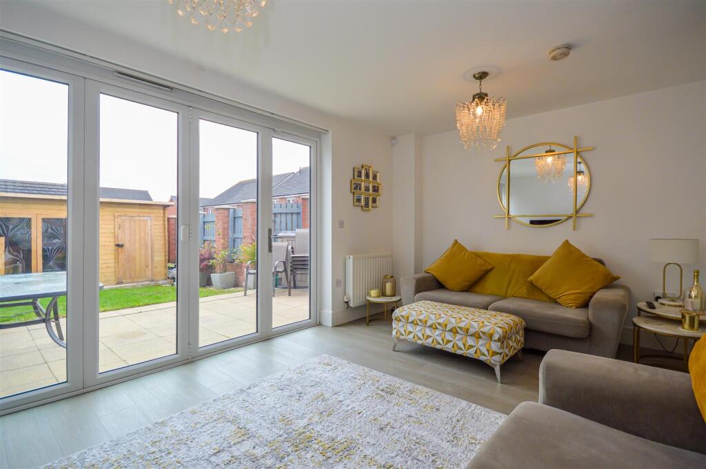 House in Wakefield - View 5