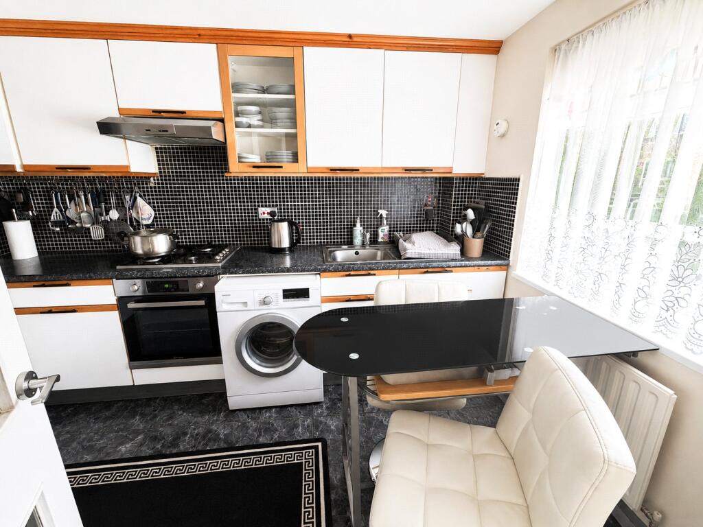 Apartment in London - View 5