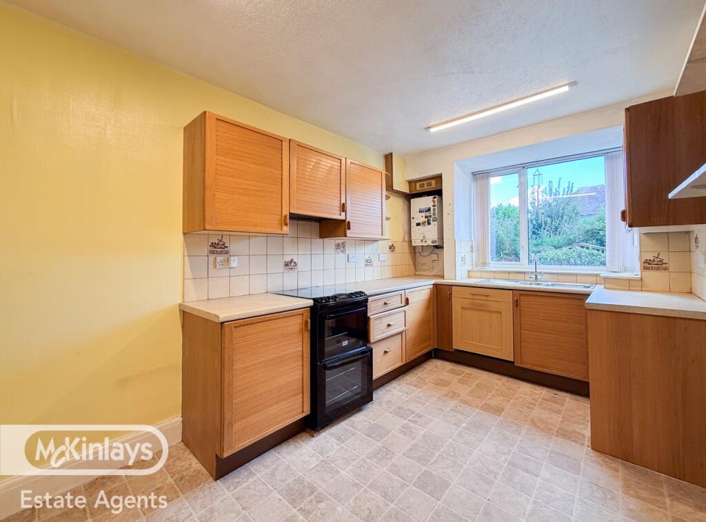 No Onward Chain, 3 Bedroom Detached for Sale in the Parkfield area photo 4