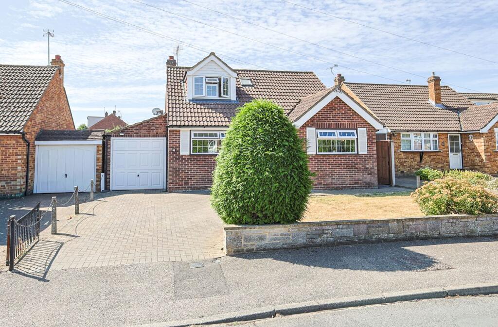 Main image of property: Sandon Road, Cheshunt, EN8