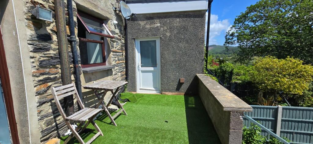 Penlan Terrace, Penrhyndeudraeth photo 3