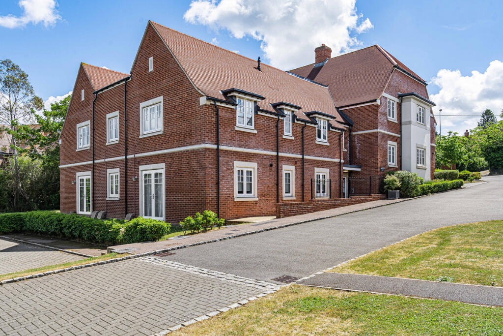 Main image of property: Cumnor Hill, Oxford, OX2