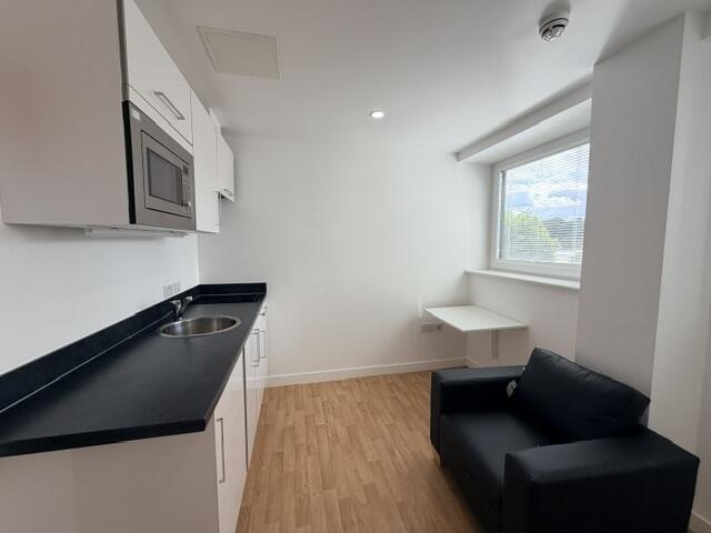 Apartment in Stoke-on-Trent - More