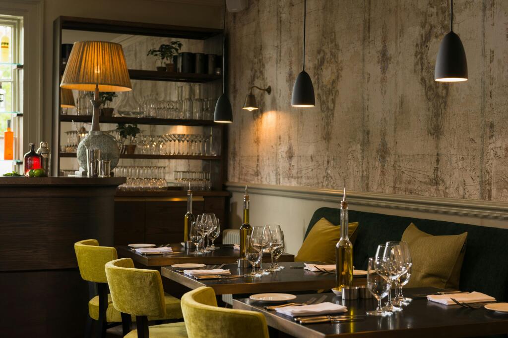 JR20160929_SteinsMarlborough_Interiors52.jpg