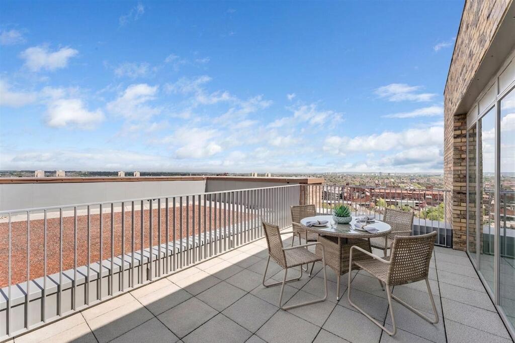 House in London - View 2
