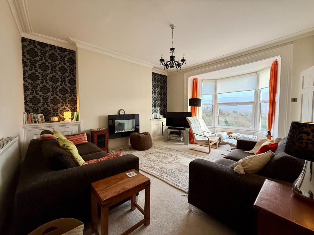 Flat 2, 7 Porkington Terrace, Barmouth  LL42 1LX photo 2