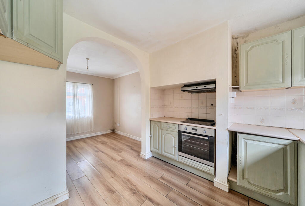 House in Cheltenham, Lynworth, Prestbury - More