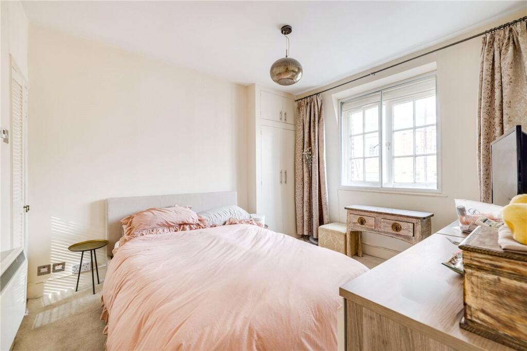 Apartment in London, West Kensington - View 4