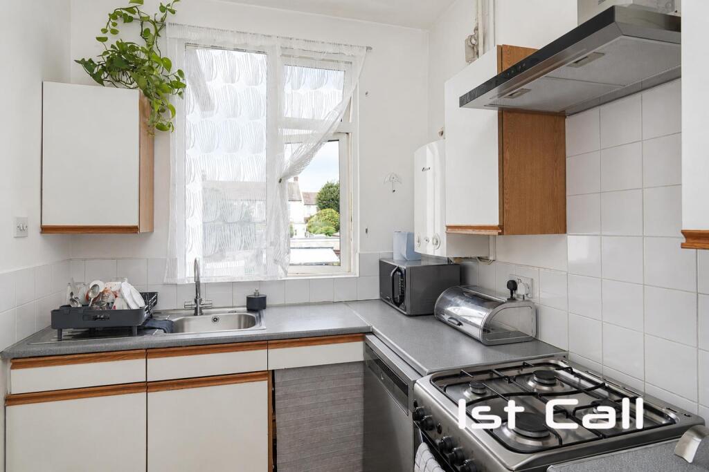 Apartment in Southend-on-Sea, Kursaal Estate, Southchurch - View 3