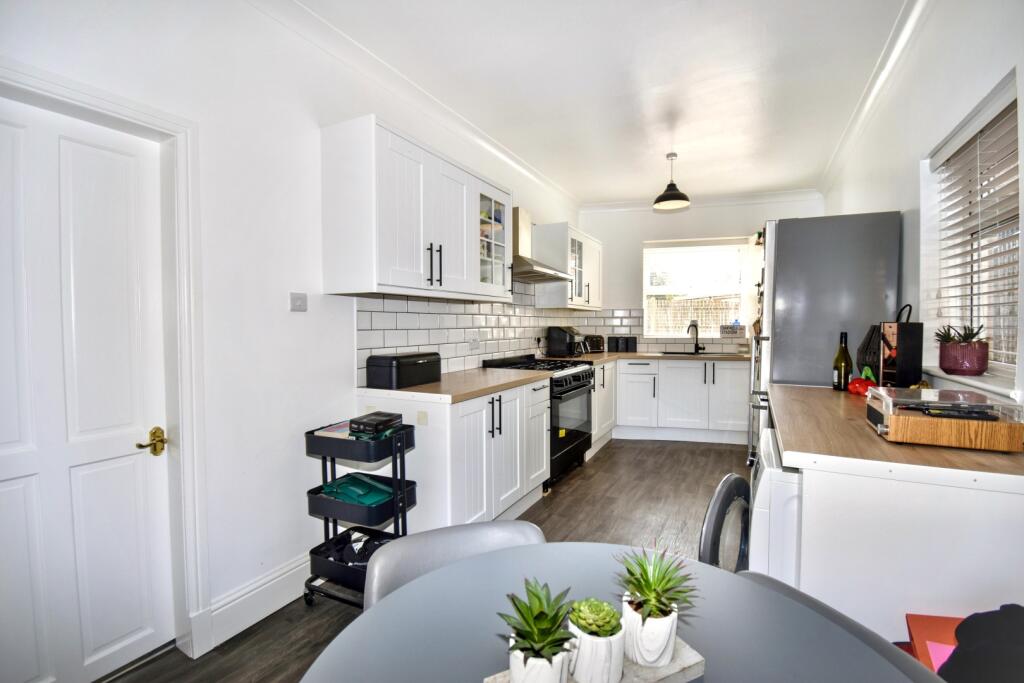 House in Wakefield - View 4