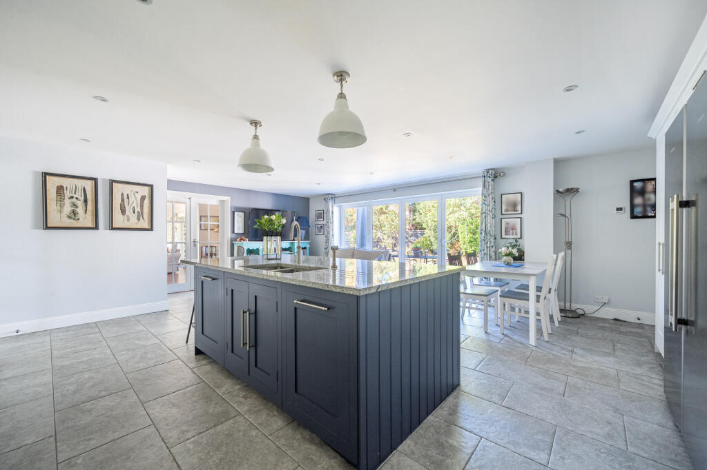House in Slough, Windsor and Maidenhead - View 5
