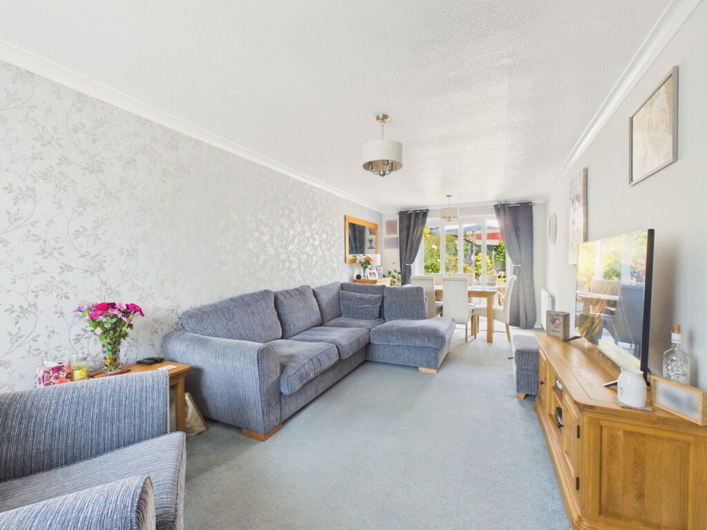 Stanford Way, Broadbridge Heath, West Sussex. photo 4