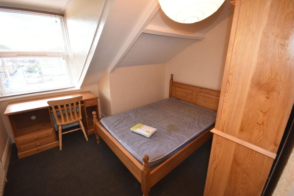 Apartment in Newcastle upon Tyne - View 4
