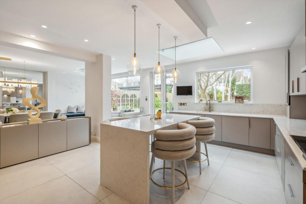 House in London - View 5