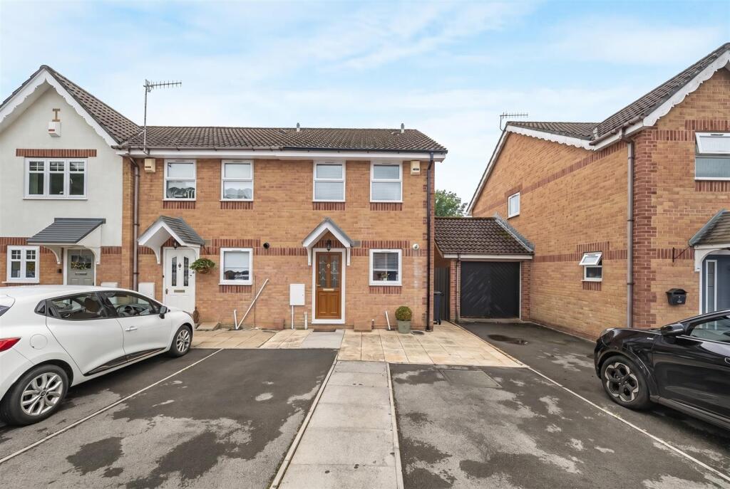 Main image of property: Drumfields, Cadoxton, Neath