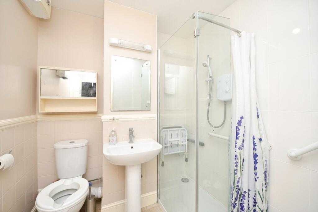 Apartment in London, Rainham - View 5