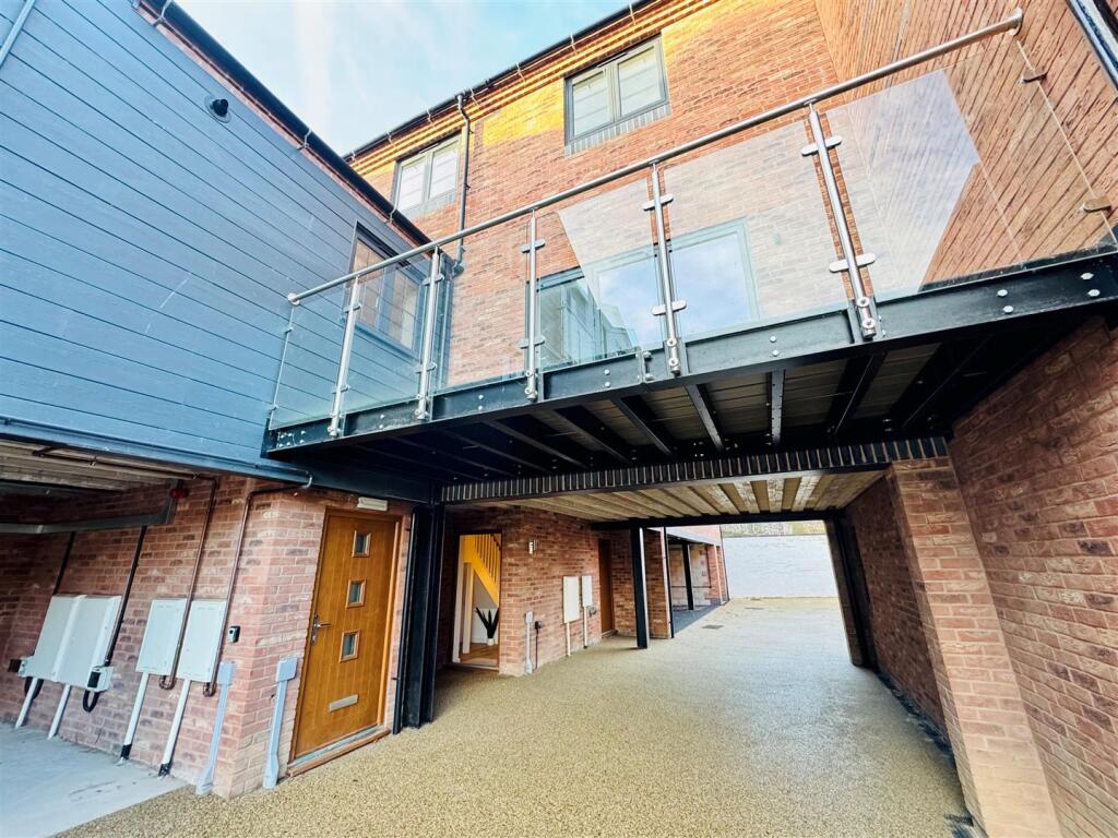 Main image of property: Emscote Old Wharf, Warwick