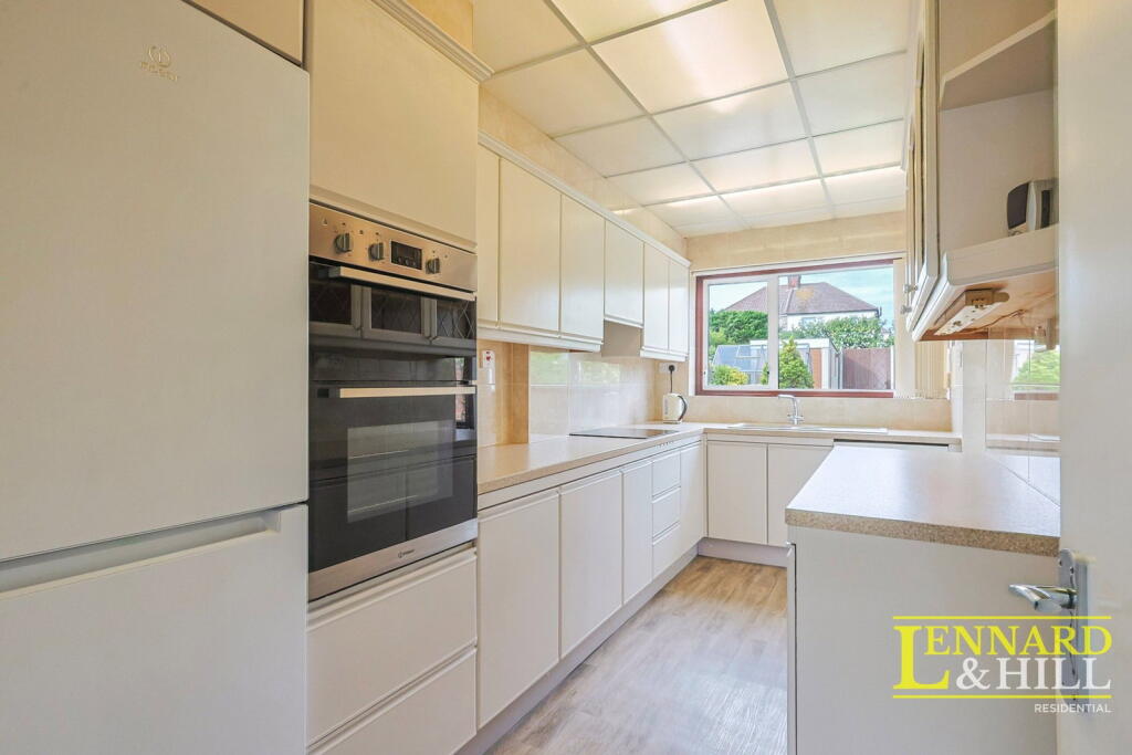 House in Grays, Little Thurrock - View 5