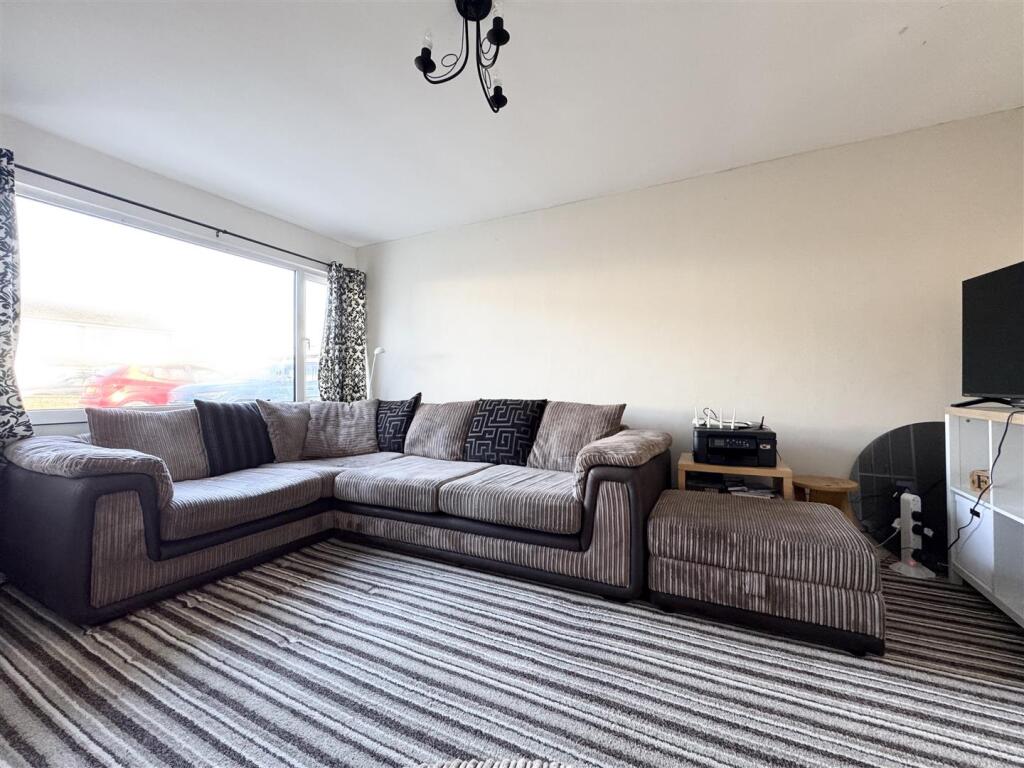 Church Close, Shepley, Huddersfield, HD8 8HD photo 4
