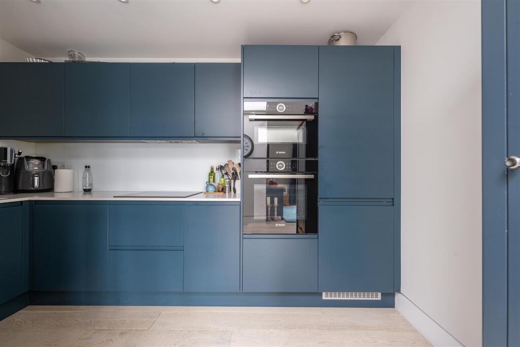 Apartment in London, Walthamstow Village, Leyton - View 2