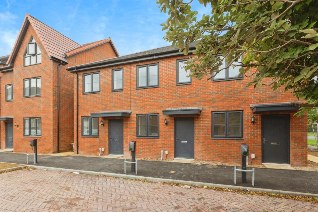 Main image of property: Eighth Avenue, Aylesbury, HP19