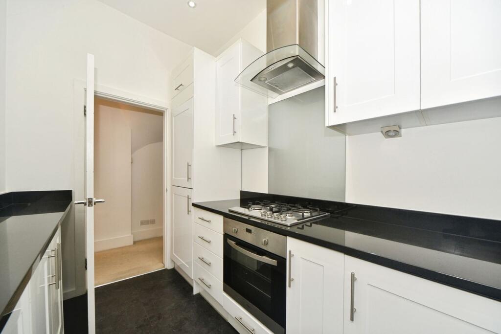 Apartment in London - View 3