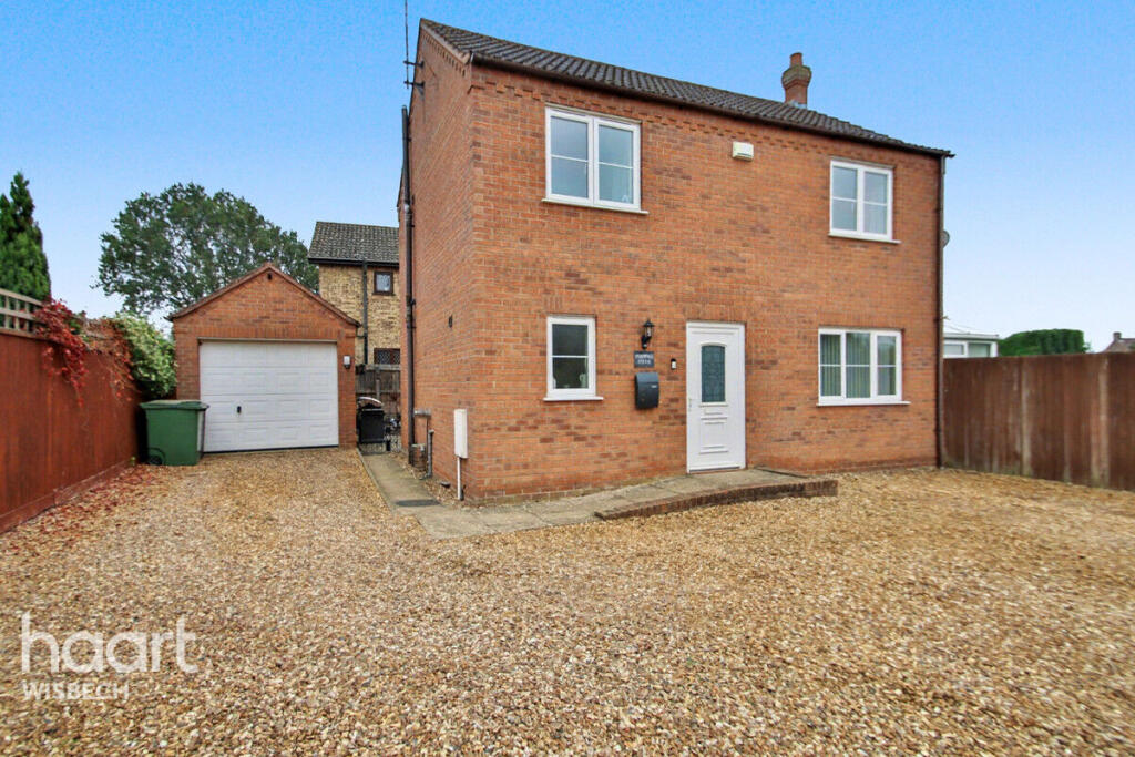 3-bed detached on Chalk Road, Walpole St Peter, £300,000