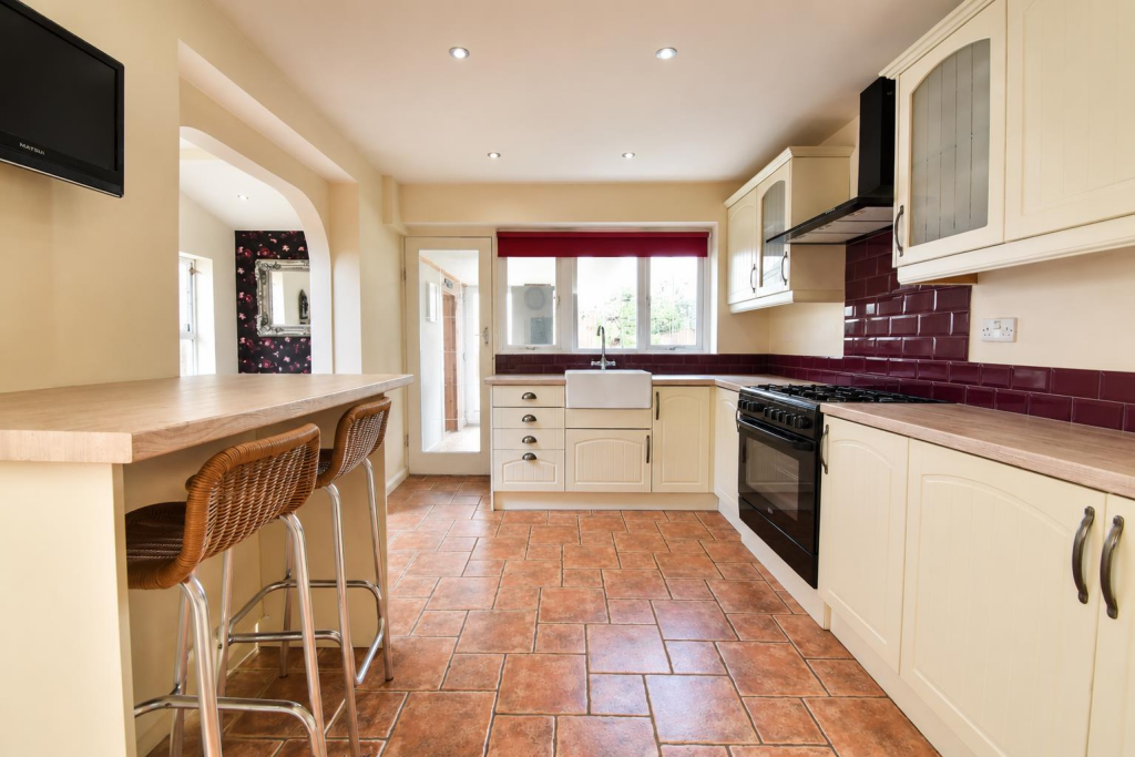 House in Bristol, Lodway, Pill and Easton-in-Gordano - More