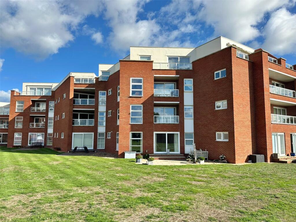 3-bed flat on Camden Hurst, Milford on Sea, Lymington, Hampshire, SO41, £365,000