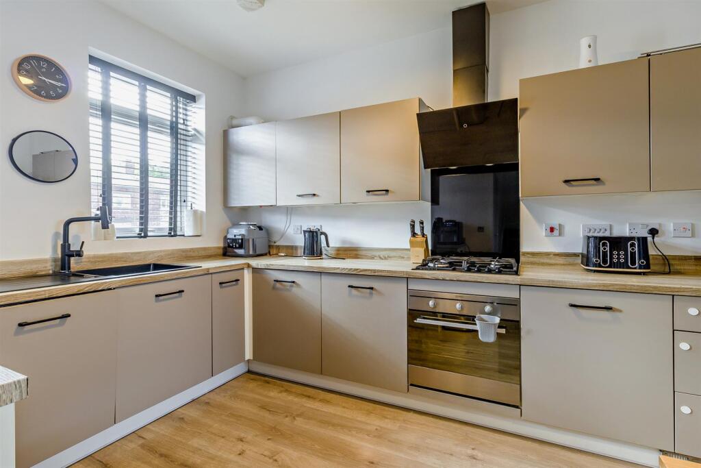 House in Doncaster - View 3