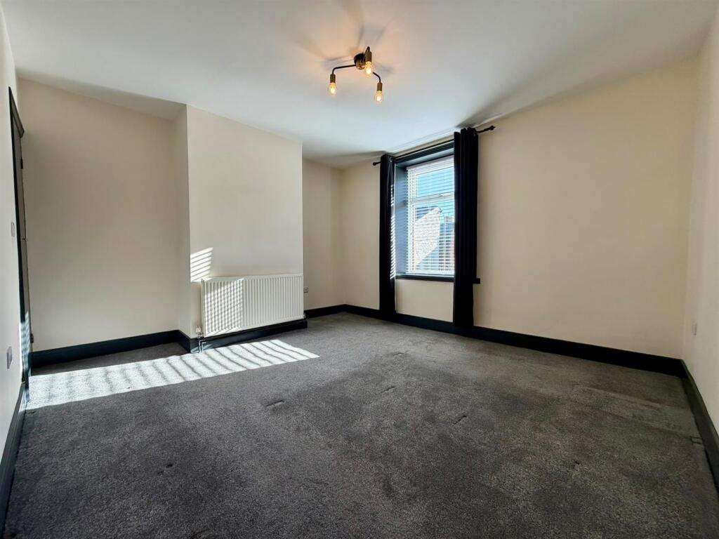 Scarlett Street, Burnley photo 5