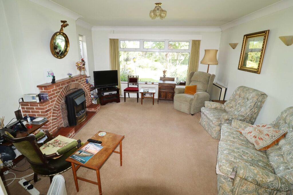 Staunton Avenue, Hayling Island photo 4
