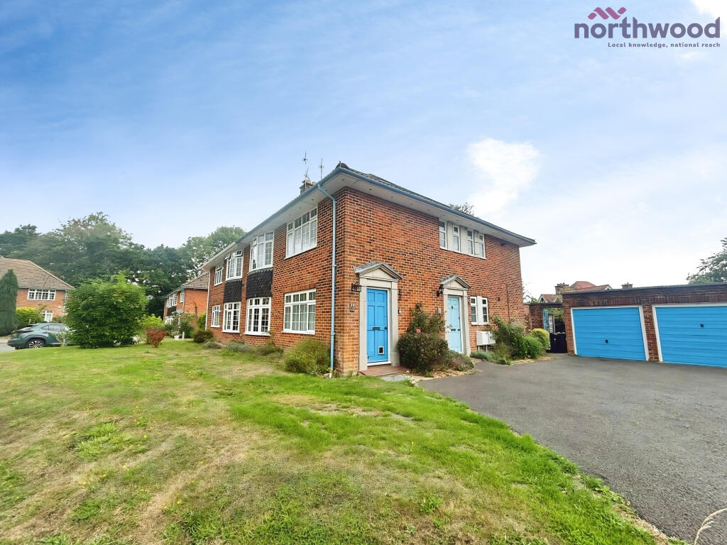 Main image of property: Kings Close, SO43 7AG