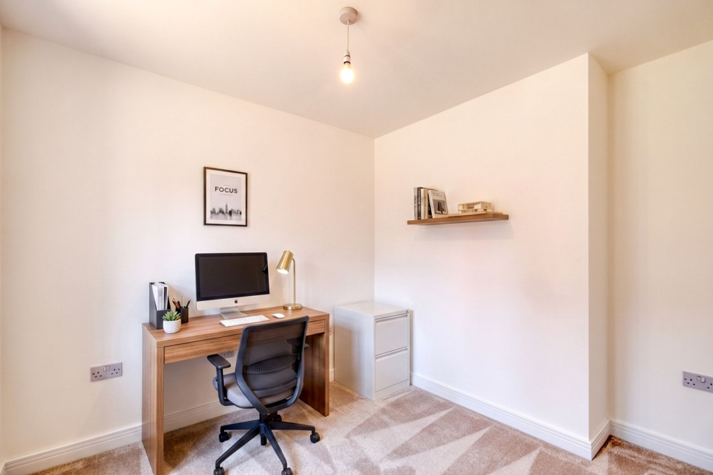 House in Bromsgrove, Friarscroft - More