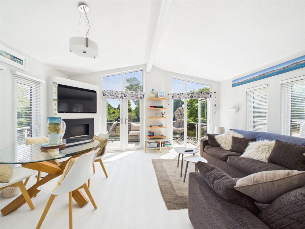 Beaulieu Gardens Retreat, Christchurch, Dorset, BH23 photo 3