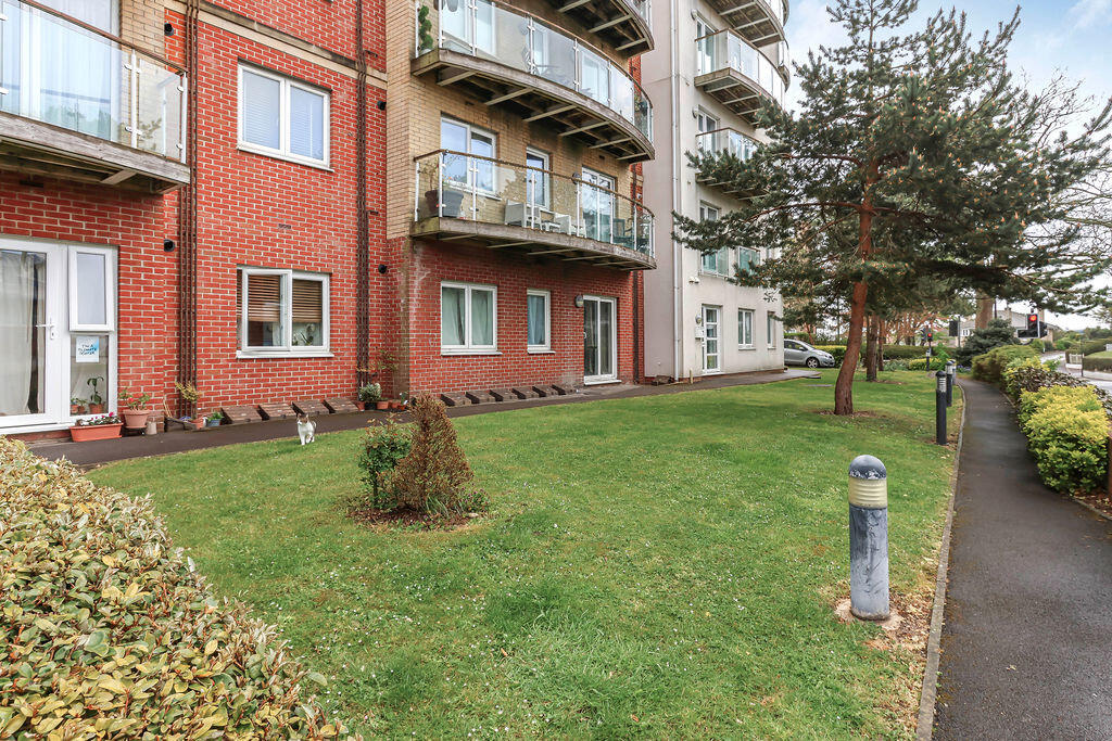 Owls Road, Bournemouth – pohled 4