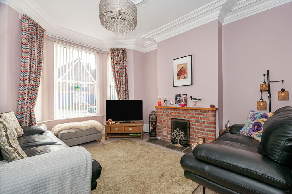 71, Cliff Road, Hornsea, HU18 photo 3