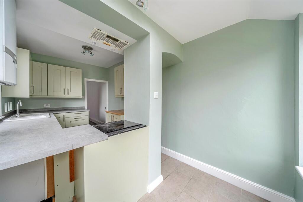 House in Rugby, Warwickshire - View 6