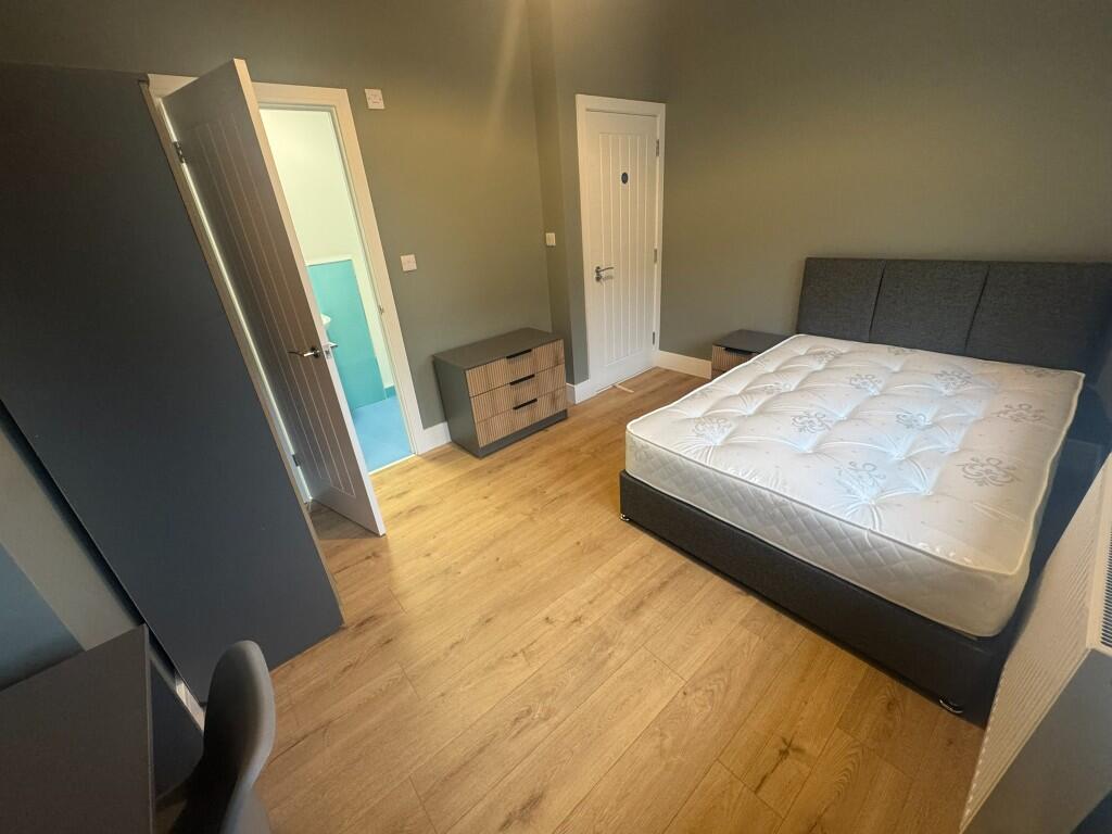 Main image of property: Gloucester Road, Bristol, BS7